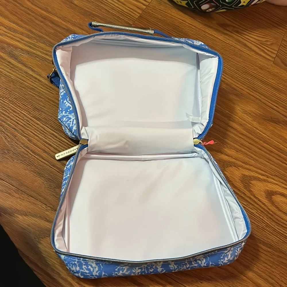 NWT Lilly Pulitzer Turtley Awesome Retired Print Insulated Lunch Bag with Strap - Picture 6 of 12